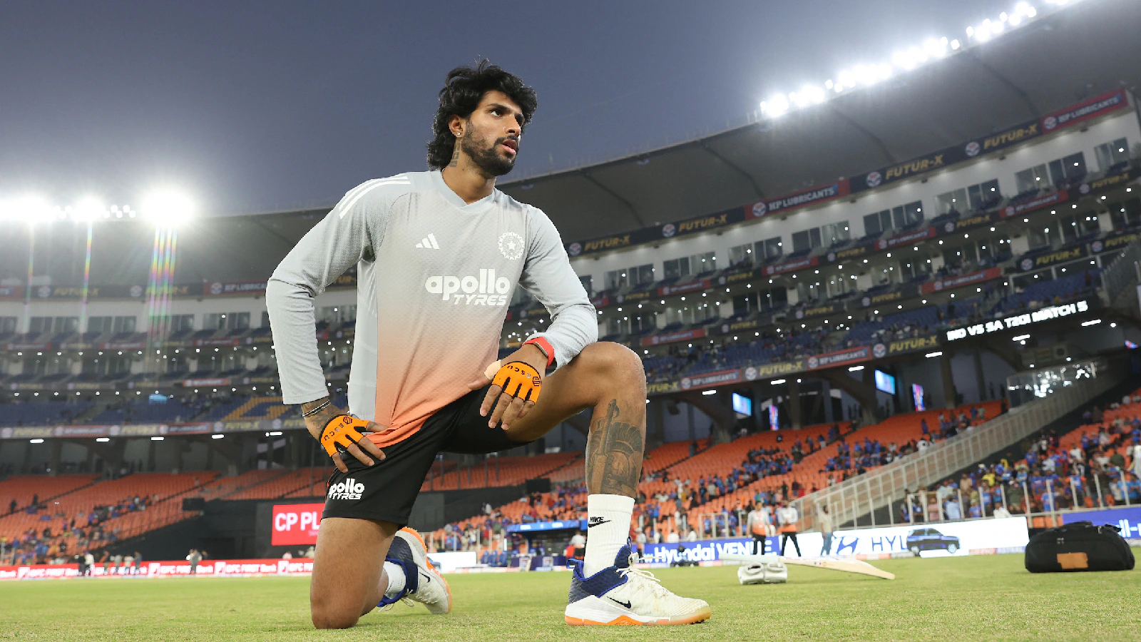 तिलक वर्मा को पेट में चोट लगी है; उनकी सर्जरी हो सकती है और वह न्यूजीलैंड T20I सीरीज़ से बाहर हो सकते हैं।